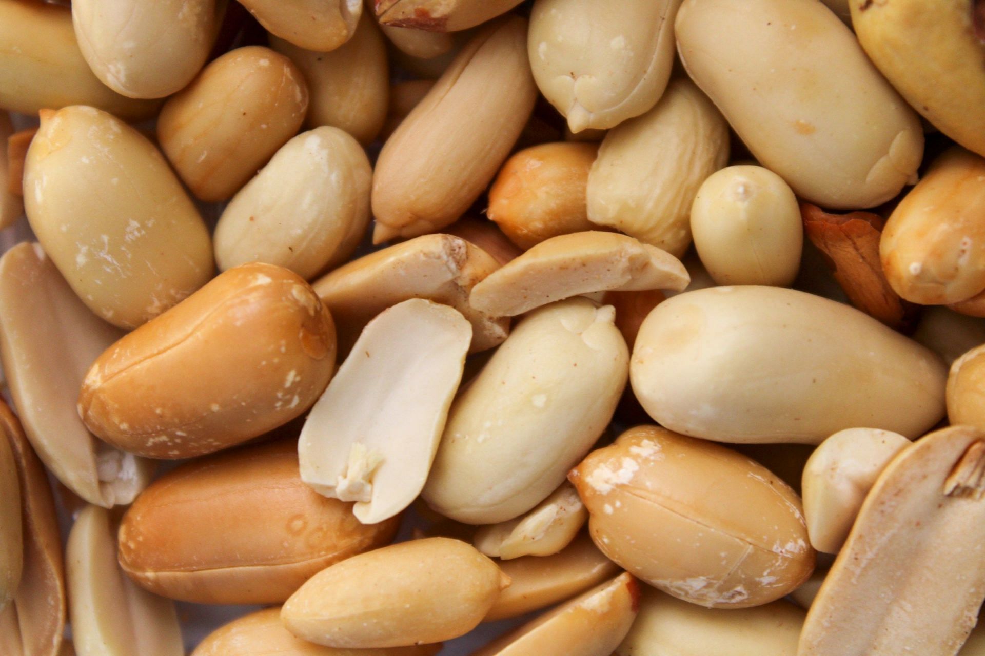 Benefits of groundnut oil for skin (Image via Unsplash/Abril Chavira)